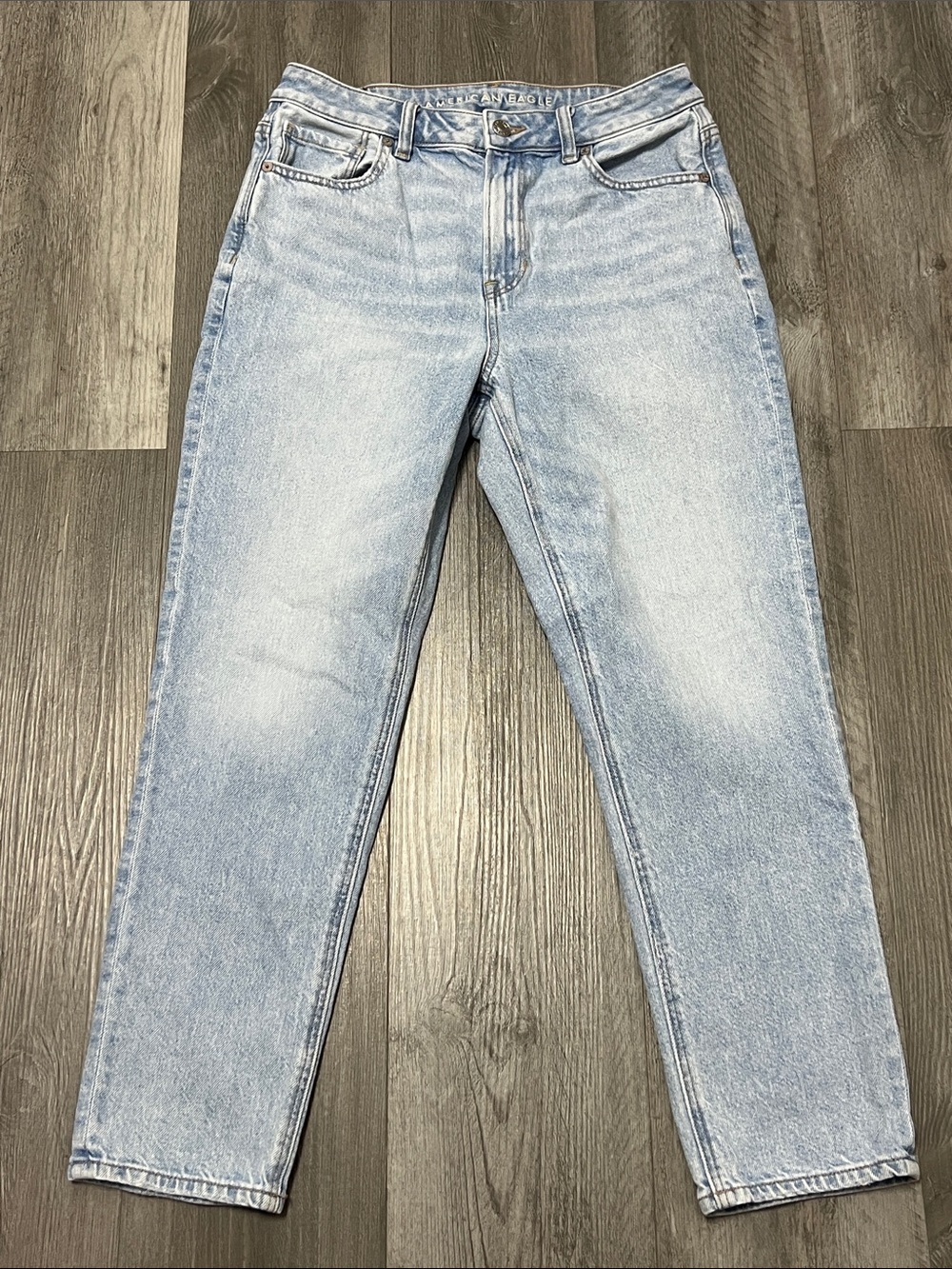 American Eagle Mom Jeans / Short/ Size 6
